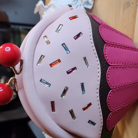 Kate SpadeNWT Take The Cake Pink Cupcake Wristlet with Sparkle Accents - Picture 4 of 4